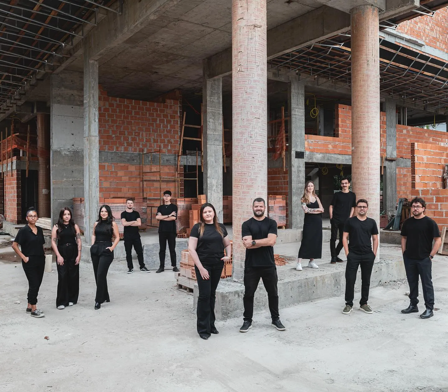 Equipe da Lona, arquitetos do Quinta, em uma obra